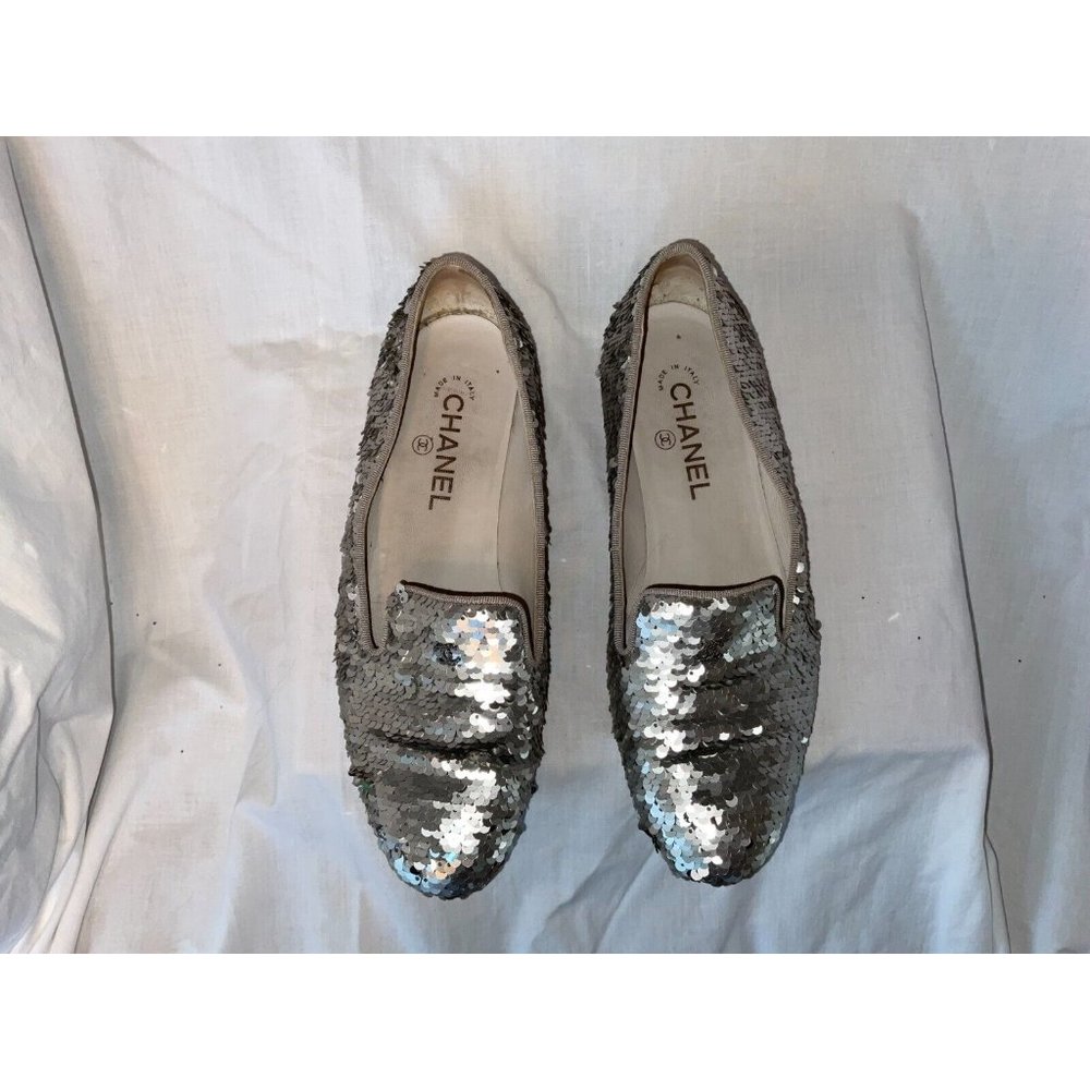 CHANEL Stunning Silver Sequin Ballet Flats Size 38.5 - Good Condition